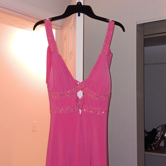 Dress - Picture 1 of 4